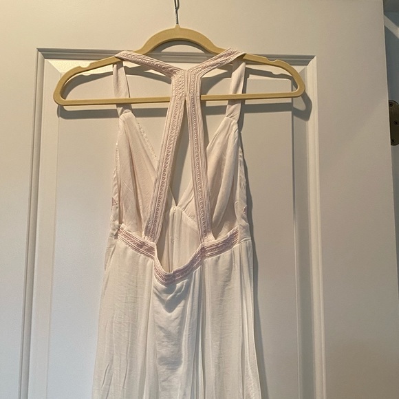 White sundress with pink embroidery - Picture 4 of 5